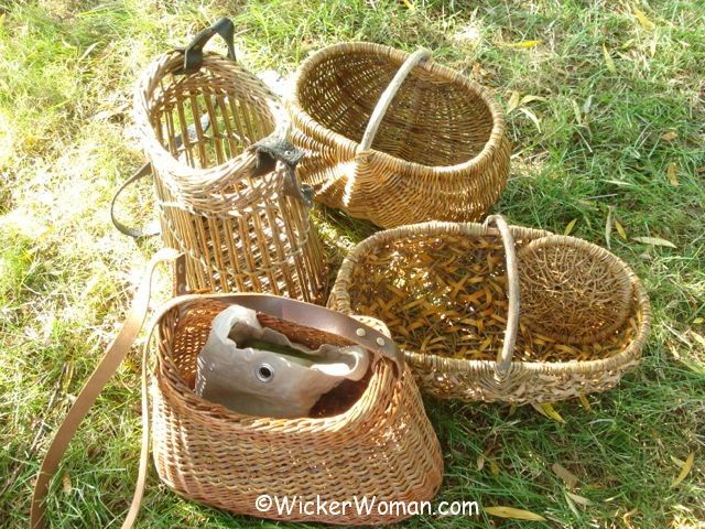 Wicker Storage Basket with Wooden Handle, Decorative Wicker Small Basket 3  Pack