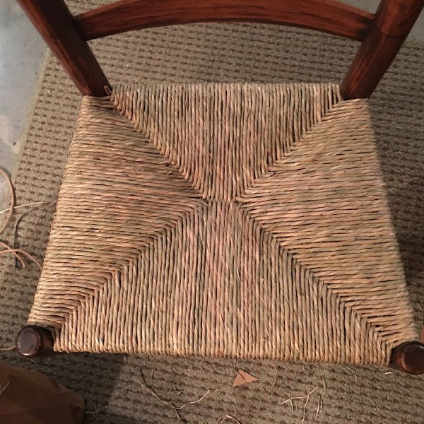 Rush weaving pattern made with pre-twisted natural rush (PTNR).