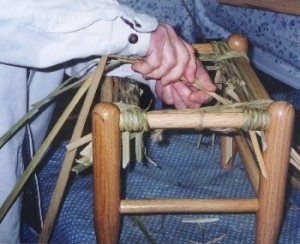 hand-twisted cattail leaf seat weaving class hand-twisted cattail leaf seat weaving class