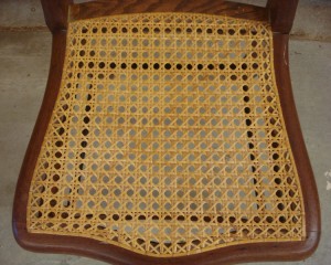 Horseshoe shaped traditional hole chair caning