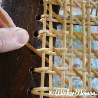 How to choose the chair caning hole